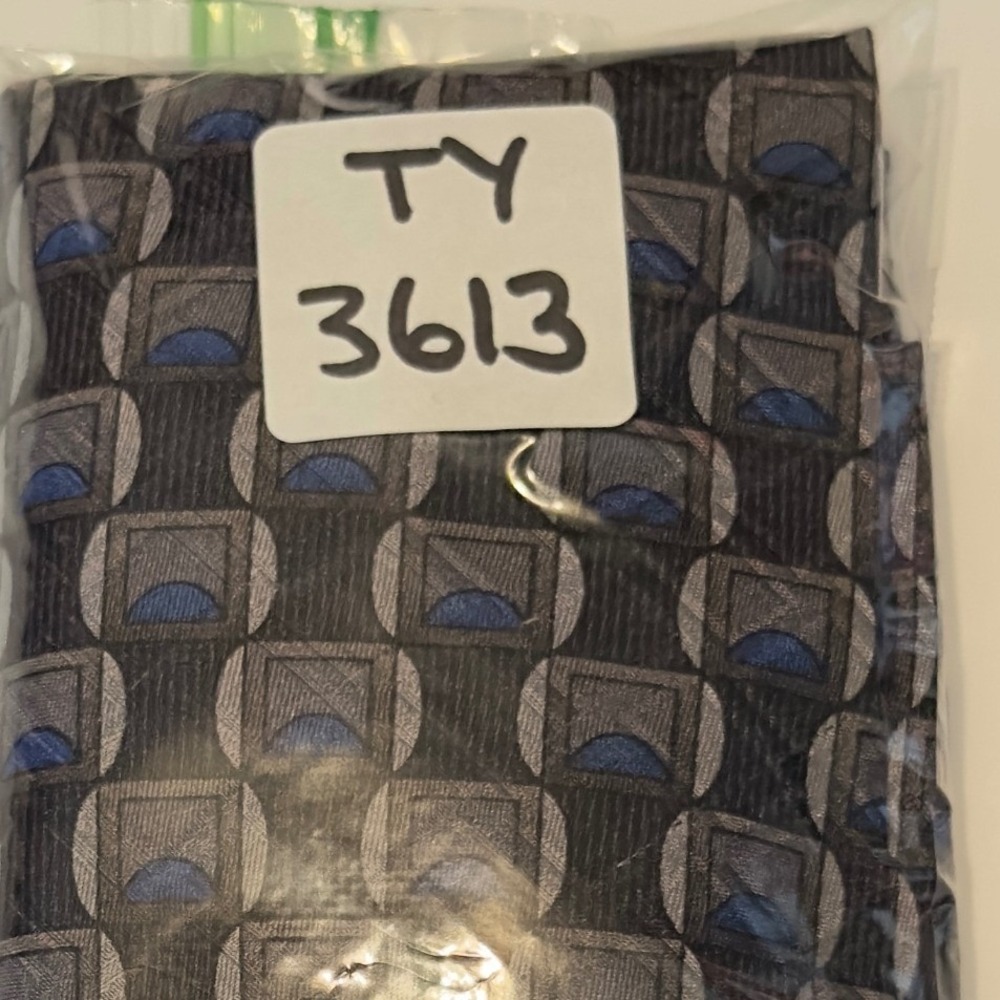 Dockers Tie Blue Grey Geometric Silk Vintage 90s OS Necktie Business 58x4" - Picture 5 of 5